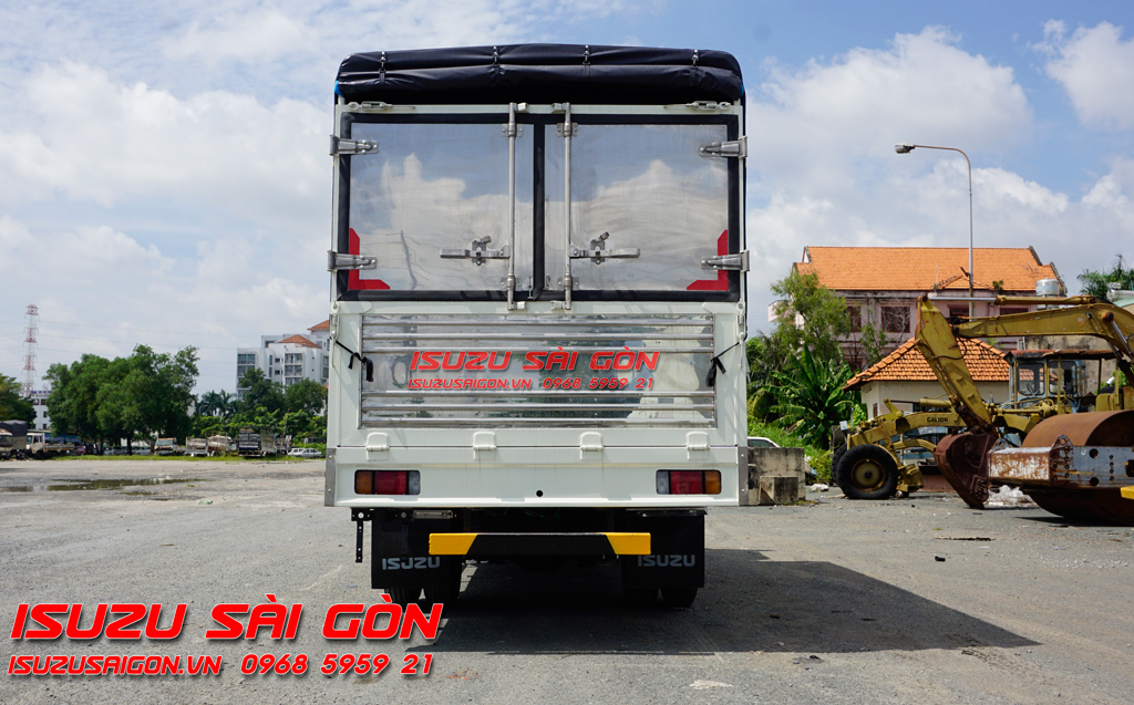 Xe Tải Isuzu 2T4 QKR210 QMR77HE5A Mui Bạt | Xe Isuzu 2.4 Tấn Mui Bạt 4